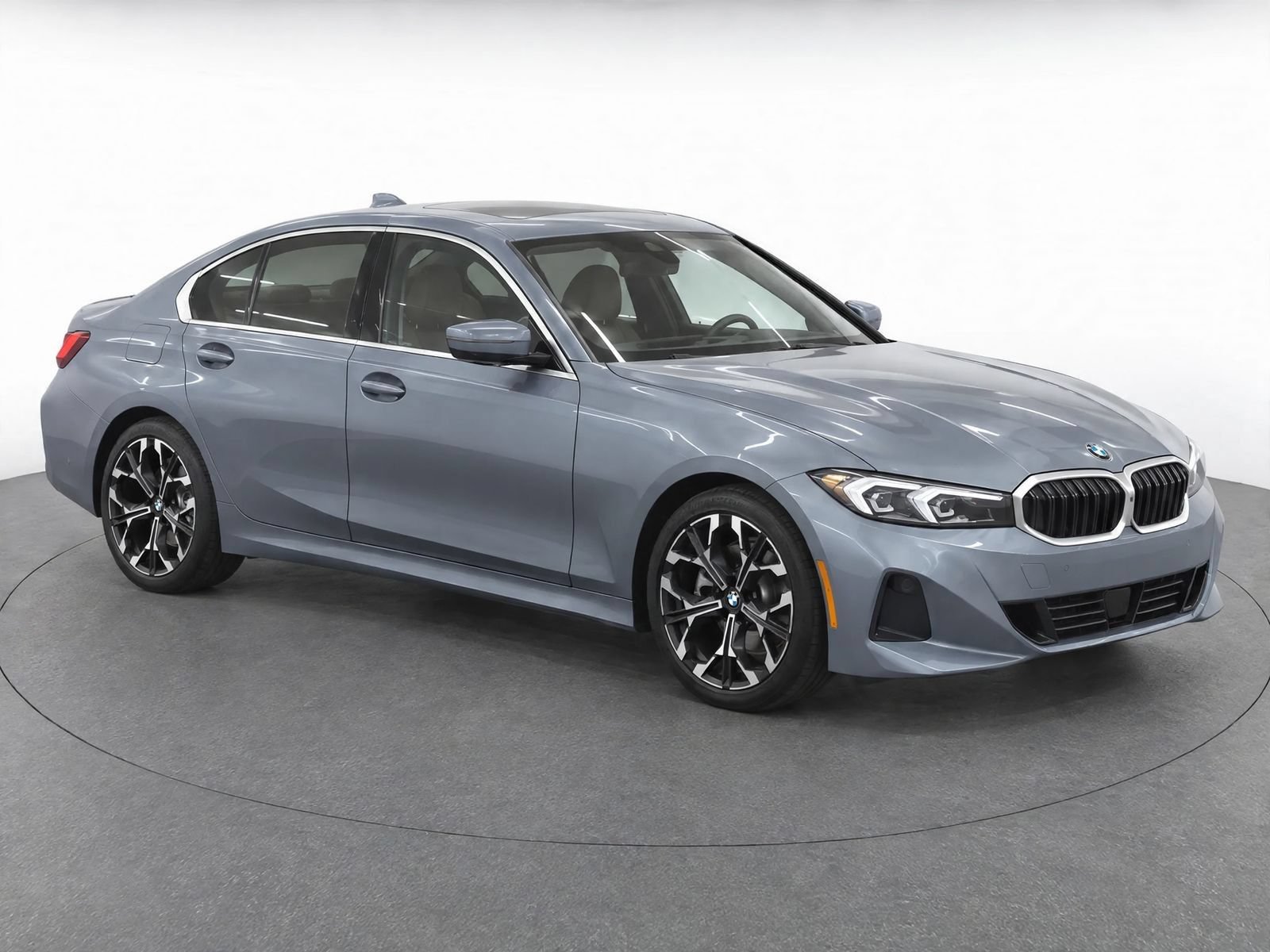 Certified 2025 BMW 330i Sedan RWD image 1