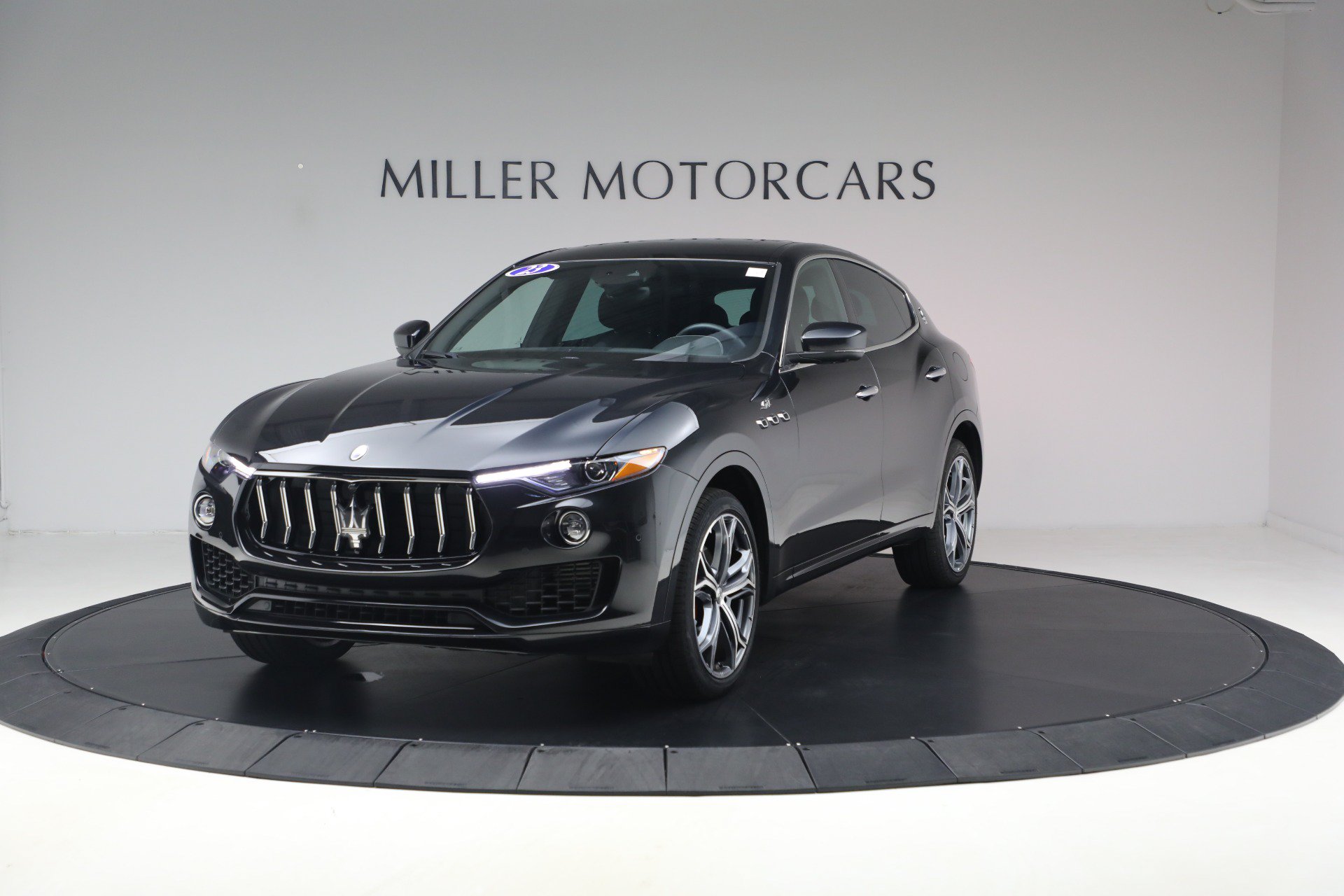 Certified 2023 Maserati Levante GT AWD/4WD image 2