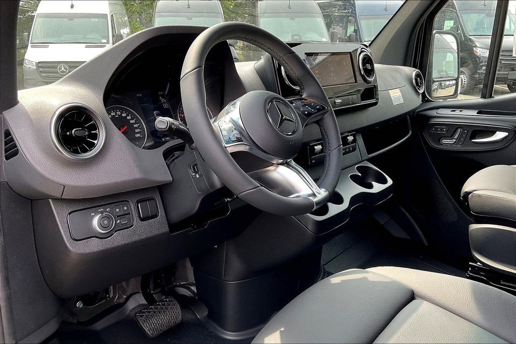 New 2025 Mercedes-Benz Sprinter 144 Cargo image 5
