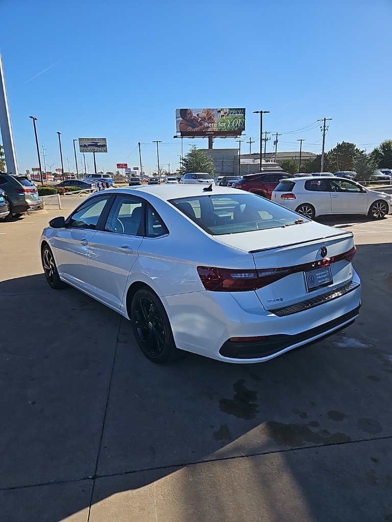 New 2026 Volkswagen Jetta SE image 7