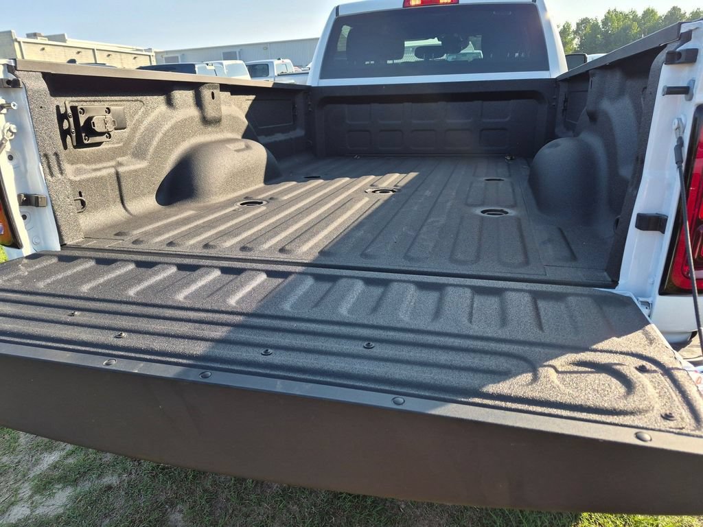 New 2026 RAM 3500 Big Horn AWD/4WD image 24