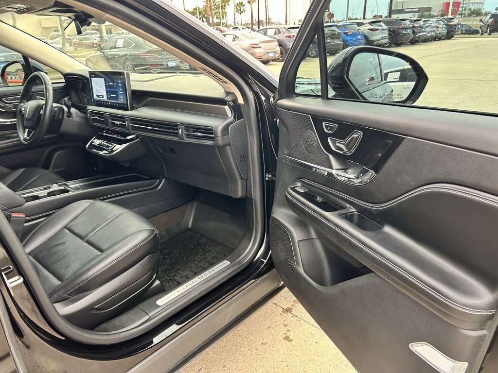 Used 2023 Lincoln Corsair Reserve w/ Equipment Group 201A image 19