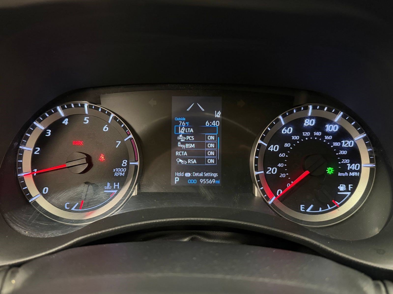 Used 2020 Toyota Highlander LE AWD/4WD image 18
