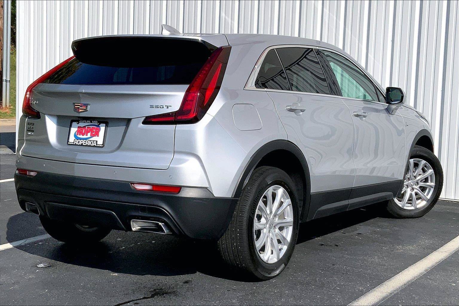Used 2022 Cadillac XT4 Luxury w/ Cold Weather Package AWD/4WD image 10