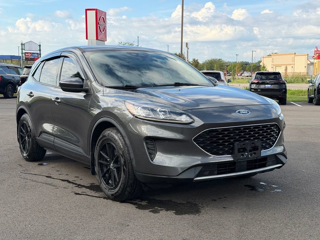 Used 2020 Ford Escape SE FWD image 1