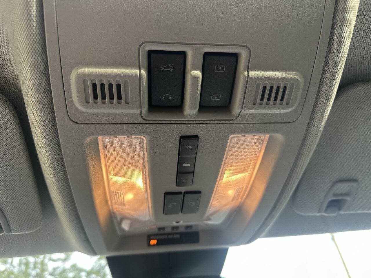 Used 2012 Cadillac SRX Luxury FWD image 18