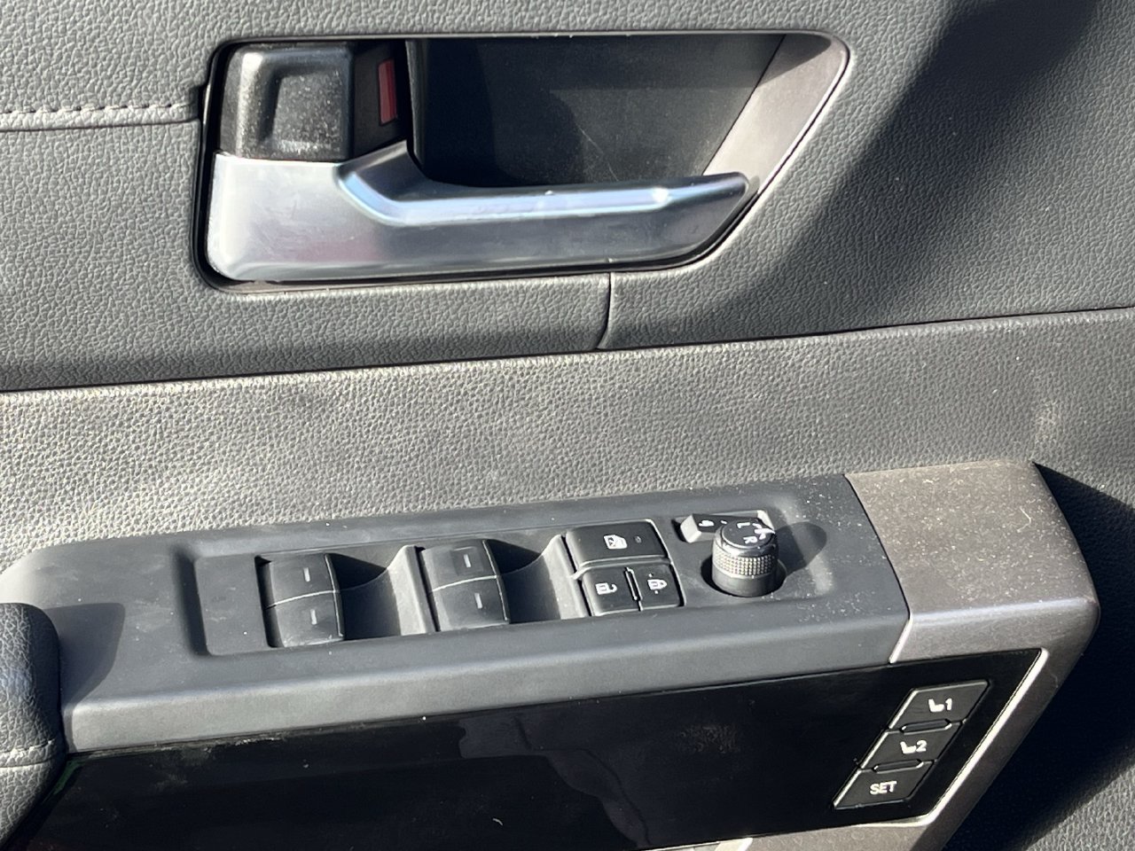 Used 2024 Toyota Sequoia Limited AWD/4WD image 21