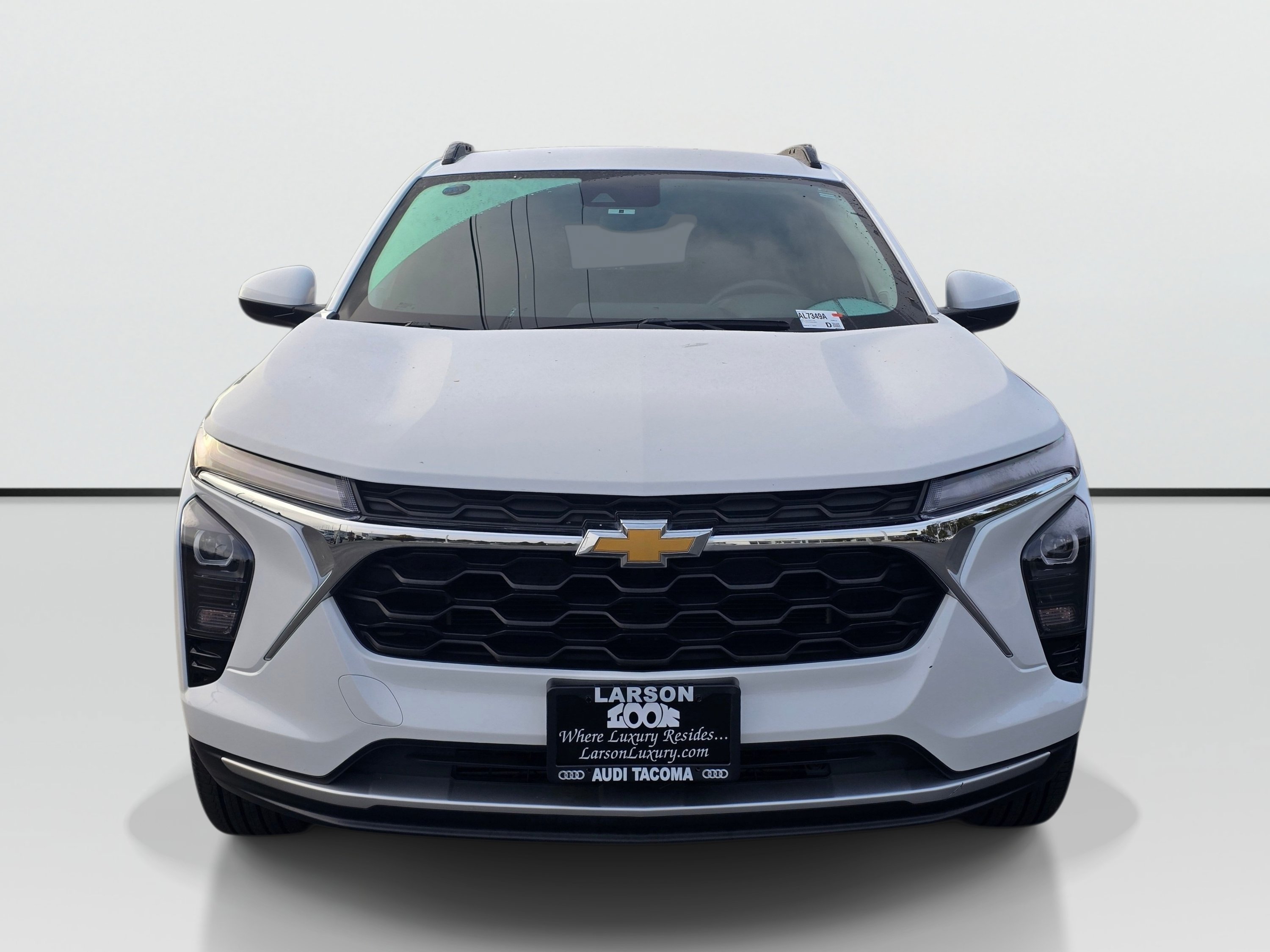 Used 2024 Chevrolet Trax LT w/ LT Convenience Package FWD image 8