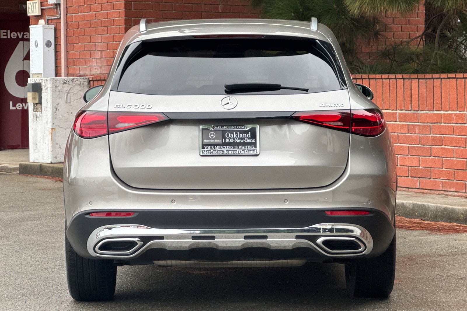 Used 2023 Mercedes-Benz GLC 300 4MATIC image 5