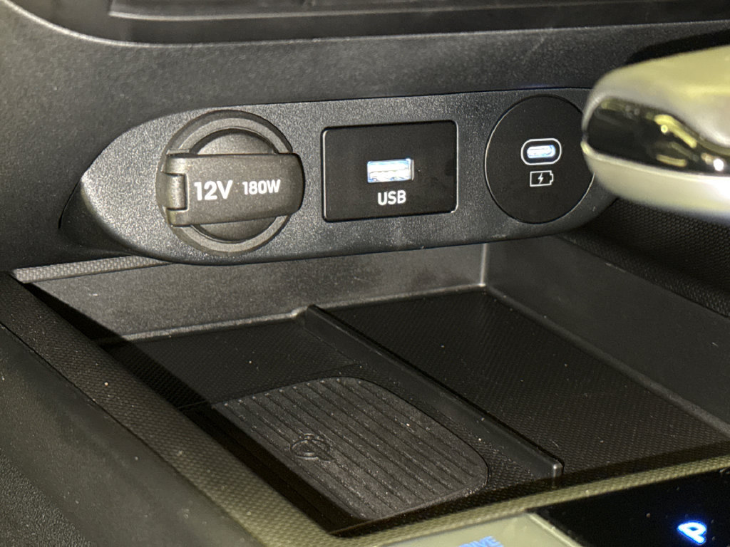 Used 2026 Hyundai Elantra Limited FWD image 28