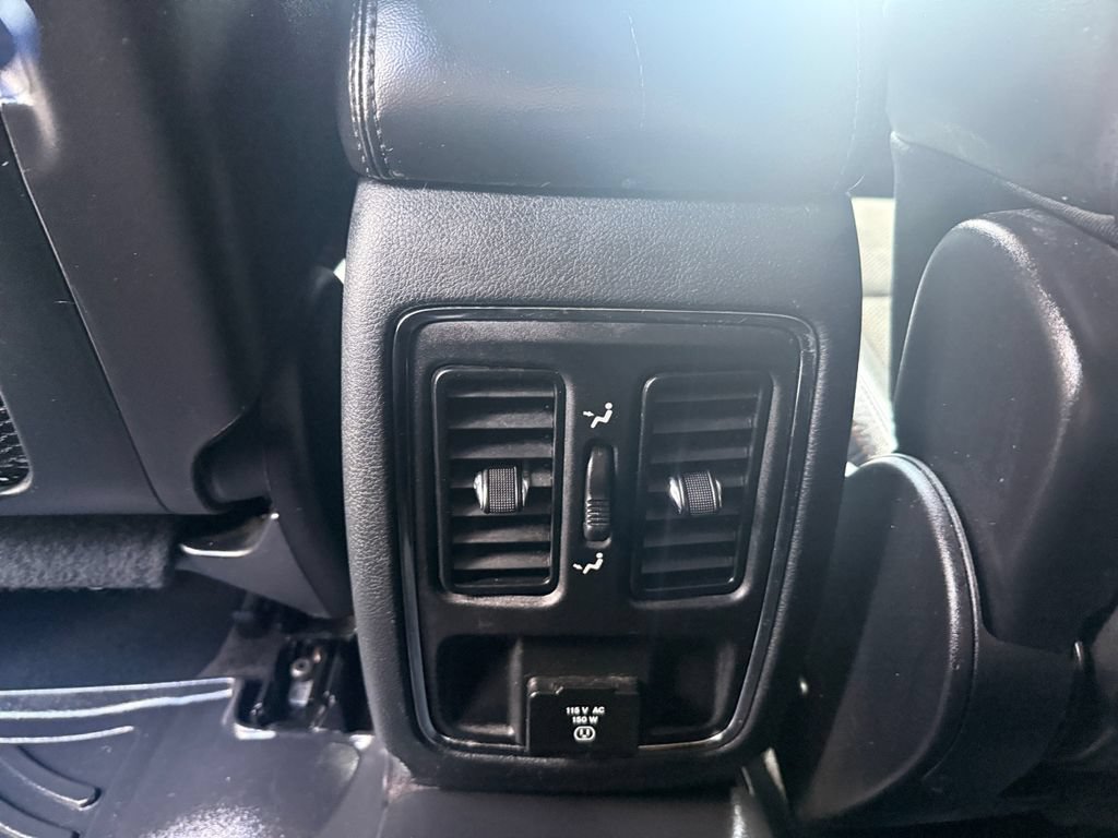 Used 2019 Jeep Grand Cherokee Altitude RWD image 28