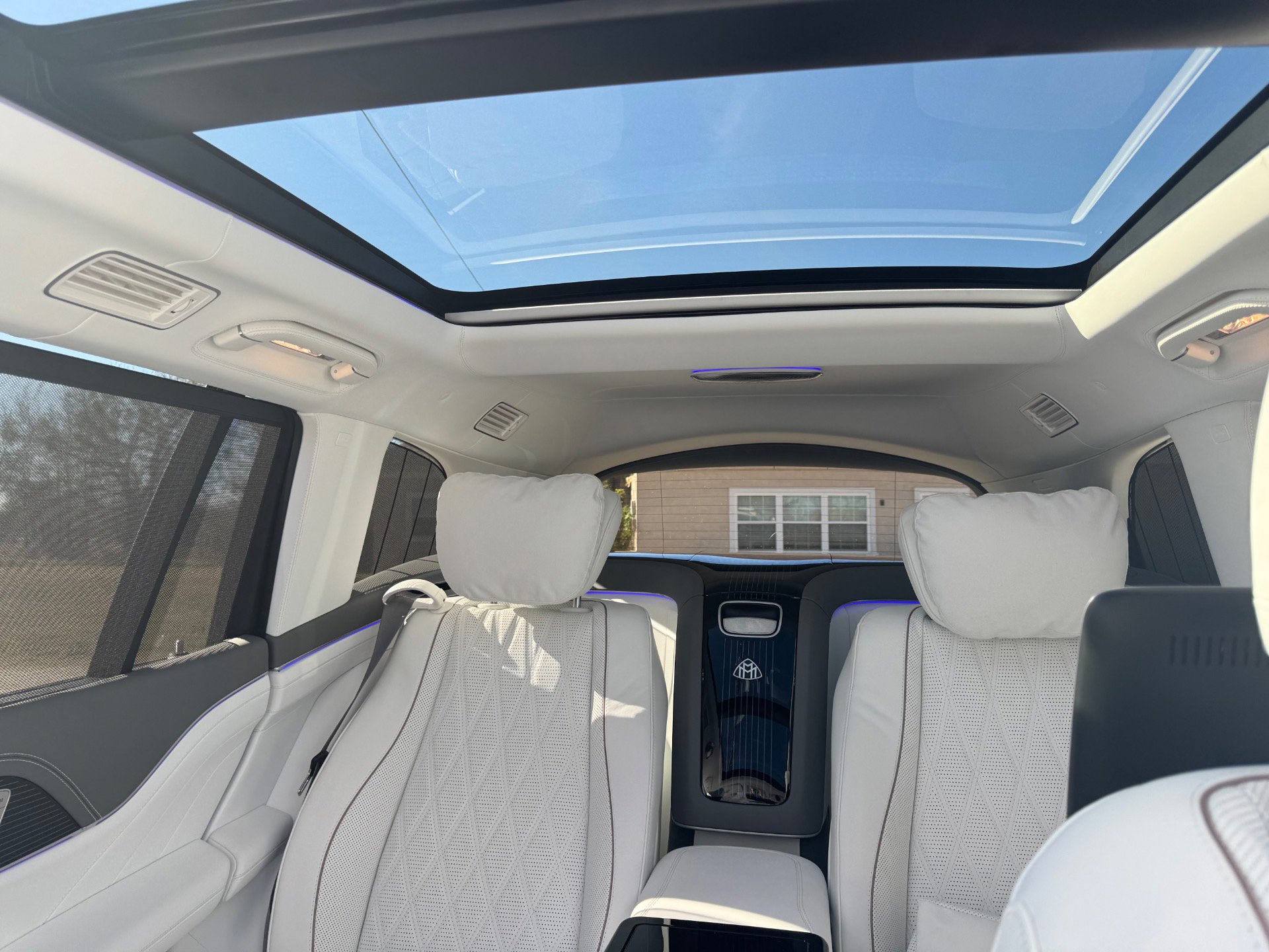 Used 2024 Mercedes-Benz Maybach GLS 600 4MATIC image 25