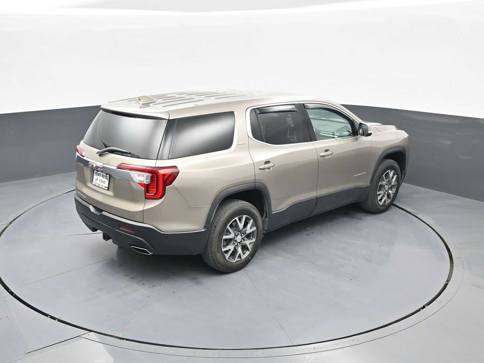 Used 2023 GMC Acadia SLE image 33