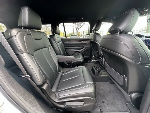 Used 2025 Jeep Grand Cherokee L Limited image 28