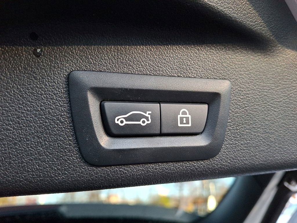 Used 2021 BMW X5 xDrive40i w/ Premium Package image 28