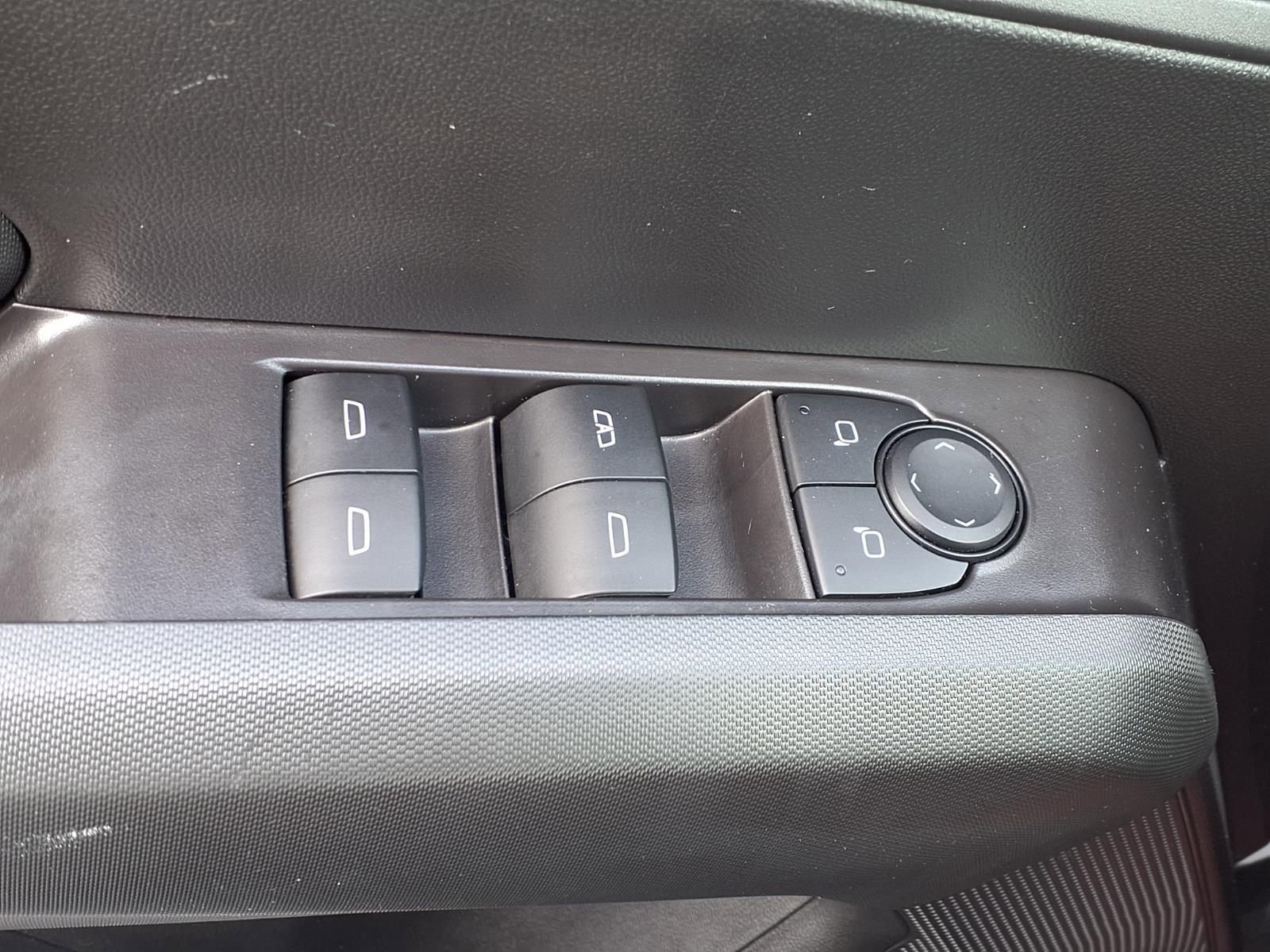Used 2025 Chevrolet Colorado Trail Boss AWD/4WD image 8