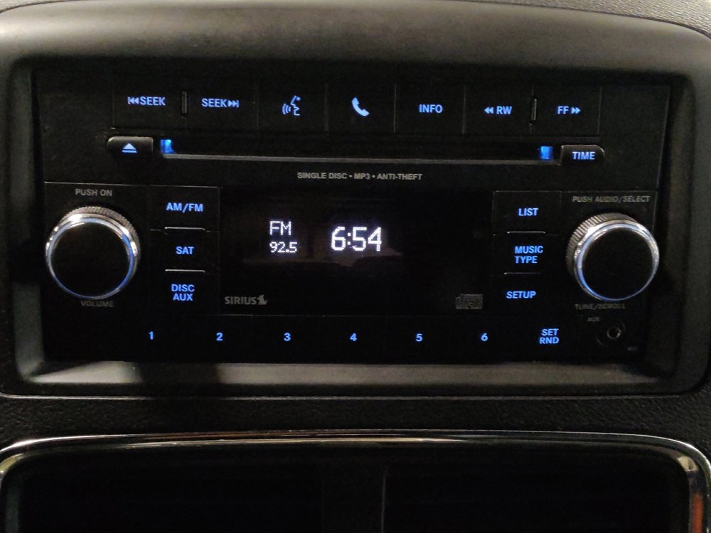 Used 2017 Dodge Grand Caravan SXT image 25