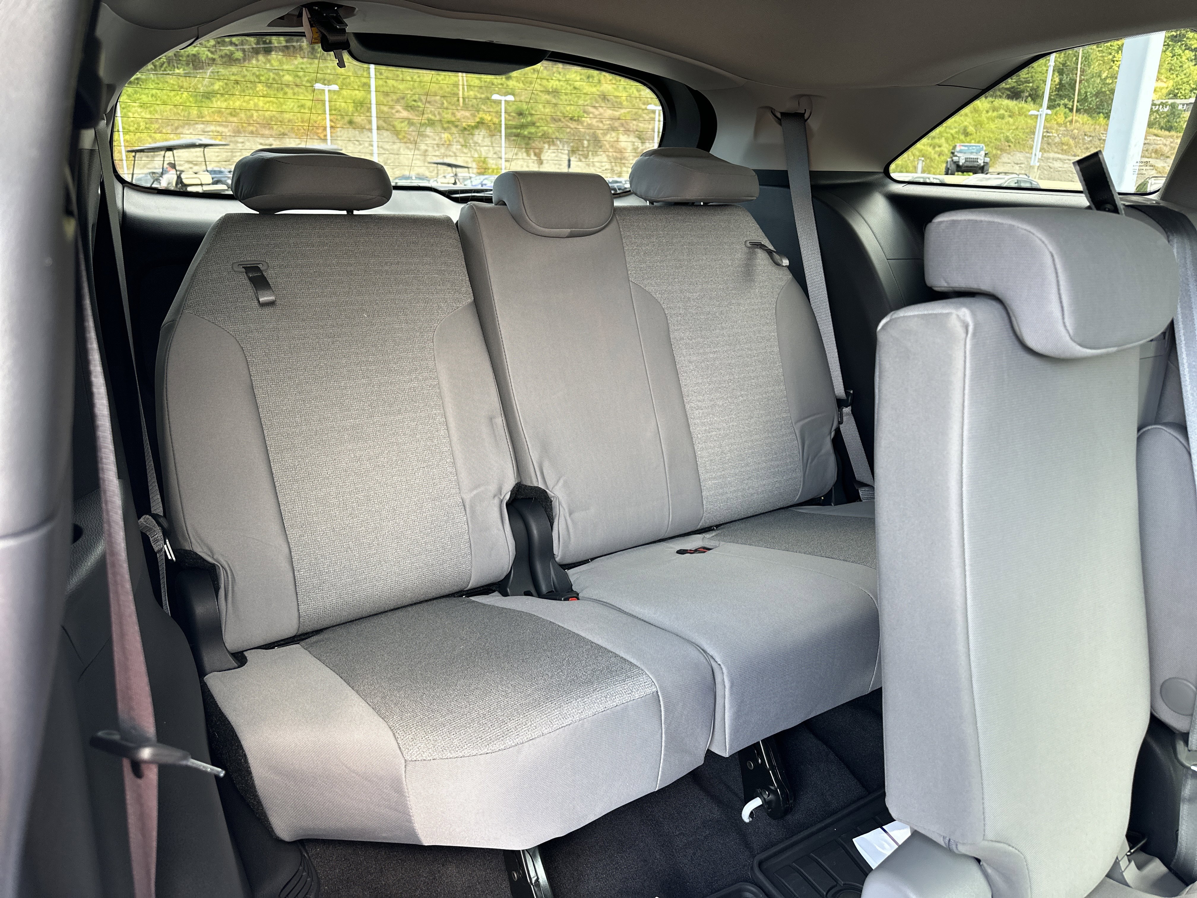 New 2025 Toyota Sienna LE image 27