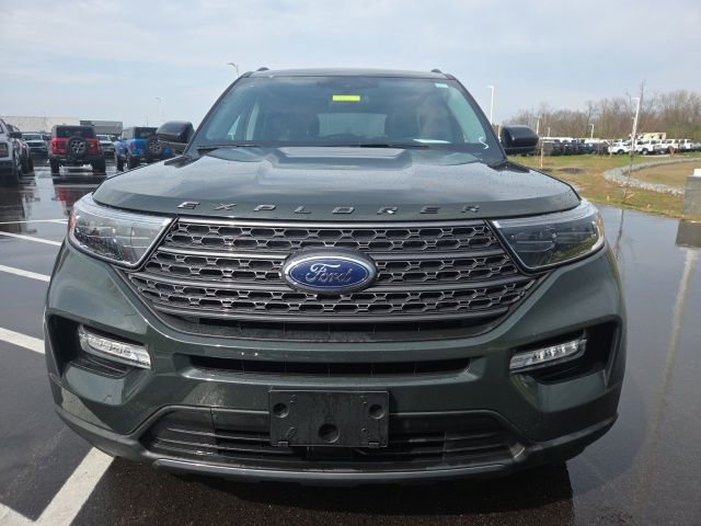 Certified 2023 Ford Explorer XLT w/ Equipment Group 202A image 3