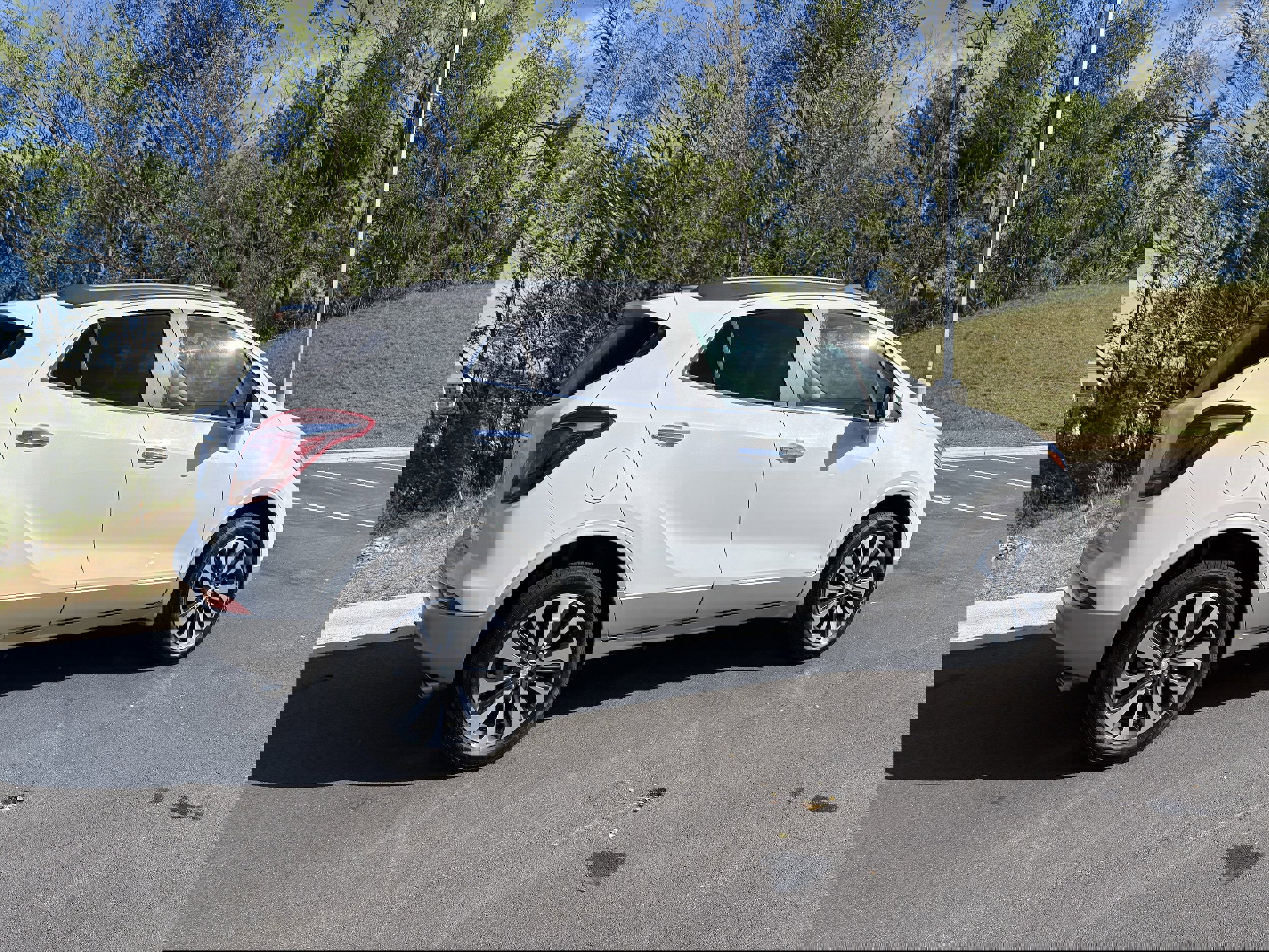Used 2022 Buick Encore Preferred w/ Safety Package image 8