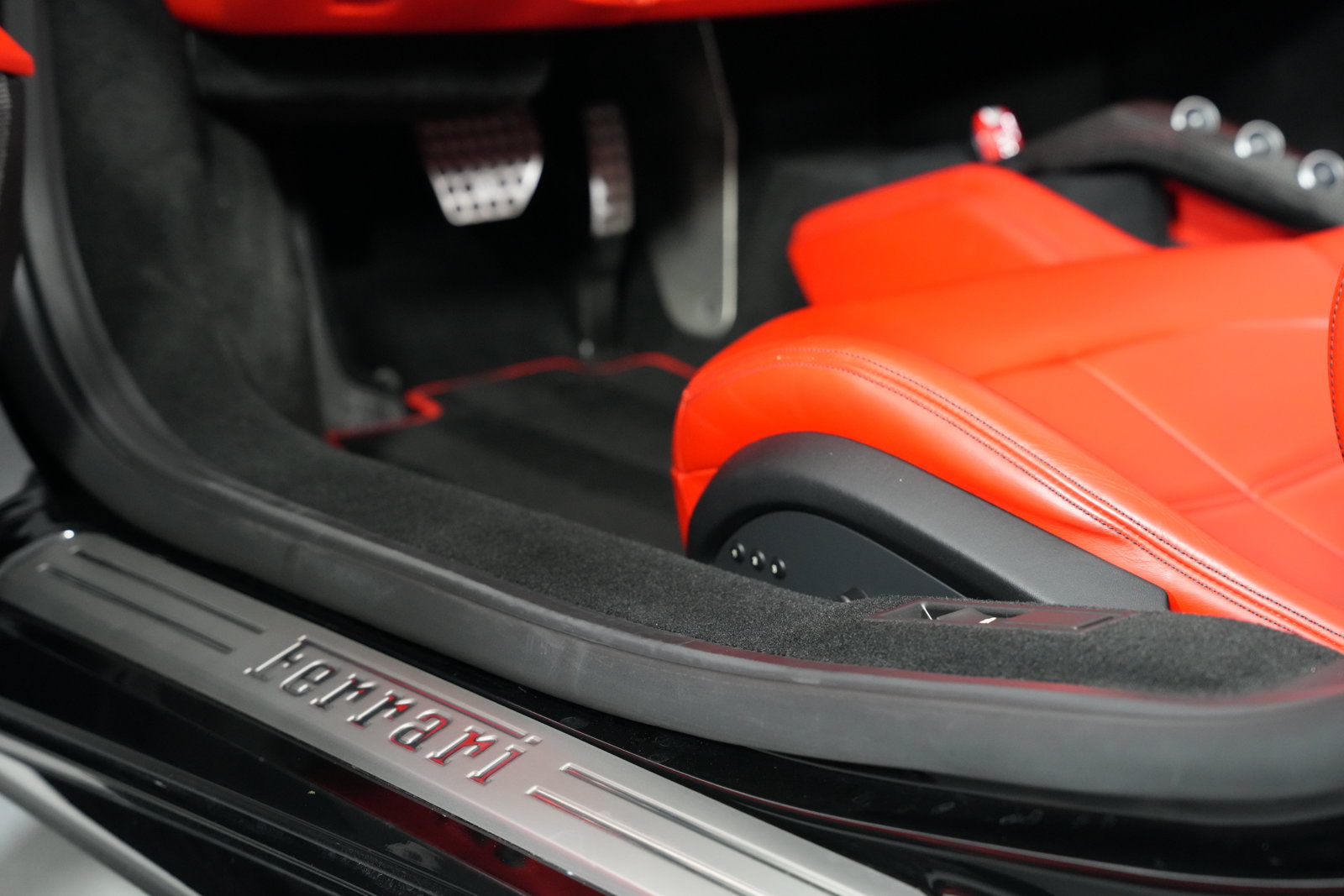 Certified 2017 Ferrari 488 Spider RWD image 30