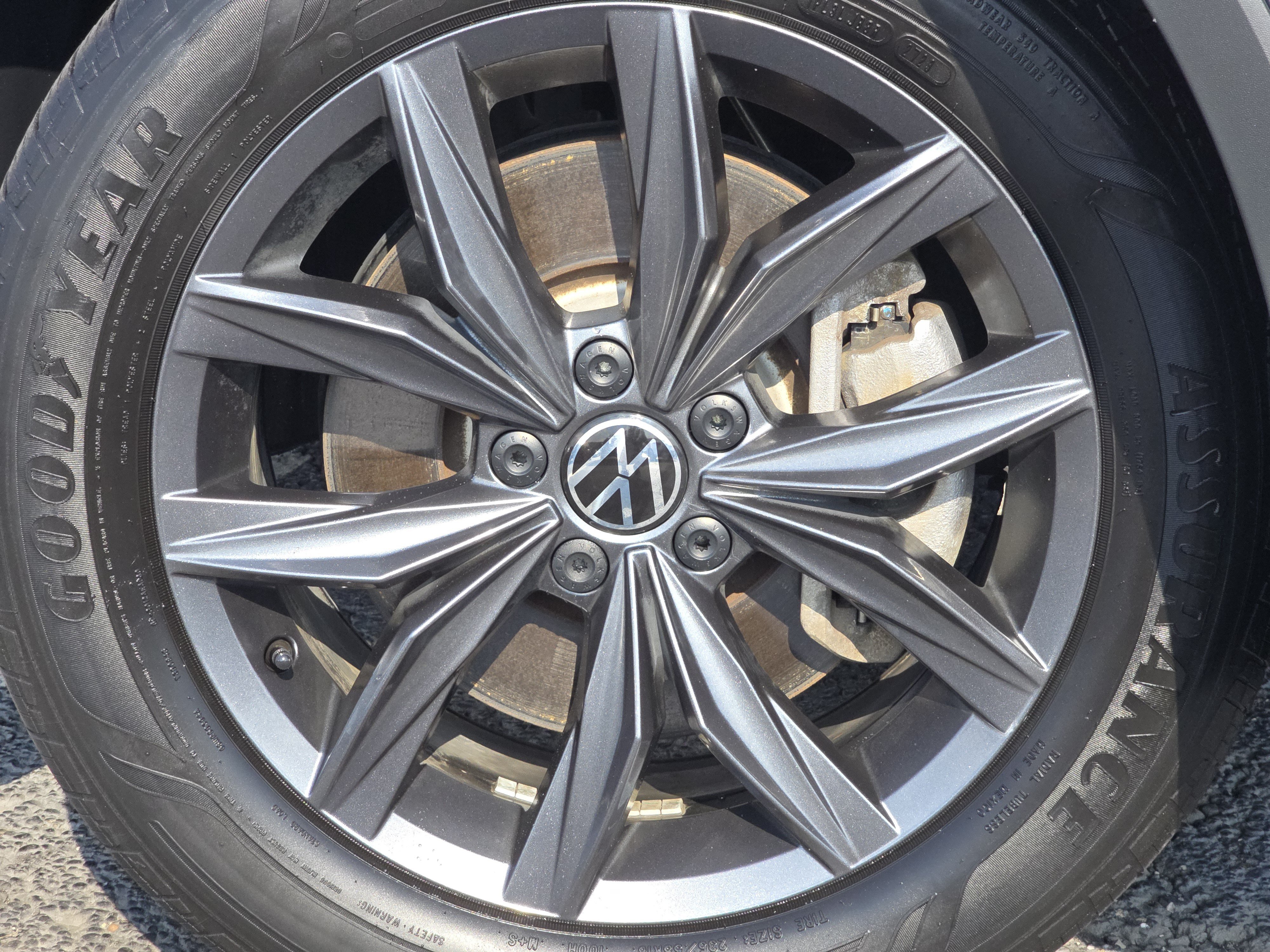 Certified 2024 Volkswagen Tiguan SE AWD/4WD image 15