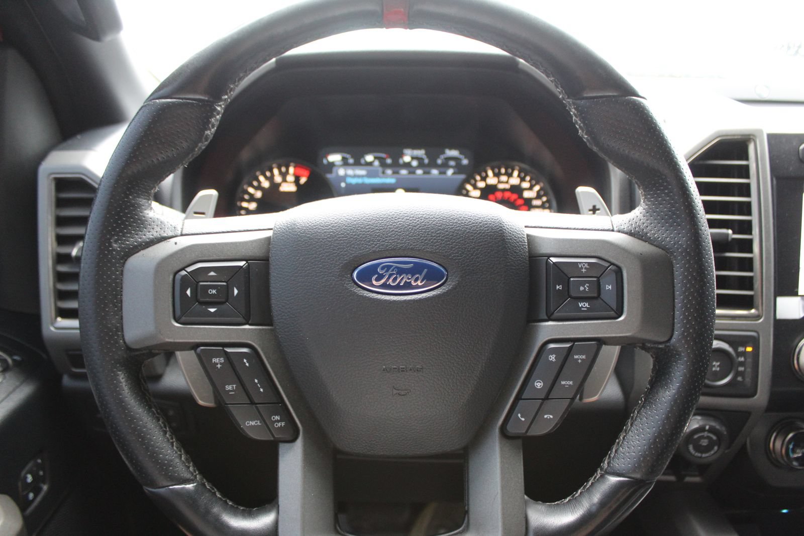 Used 2019 Ford F150 Raptor w/ Equipment Group 802A Luxury AWD/4WD image 24