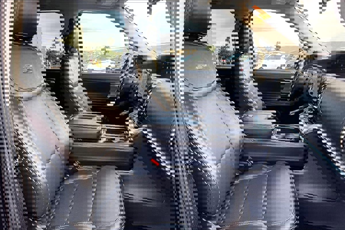 Used 2025 Ford Expedition Max Platinum image 7