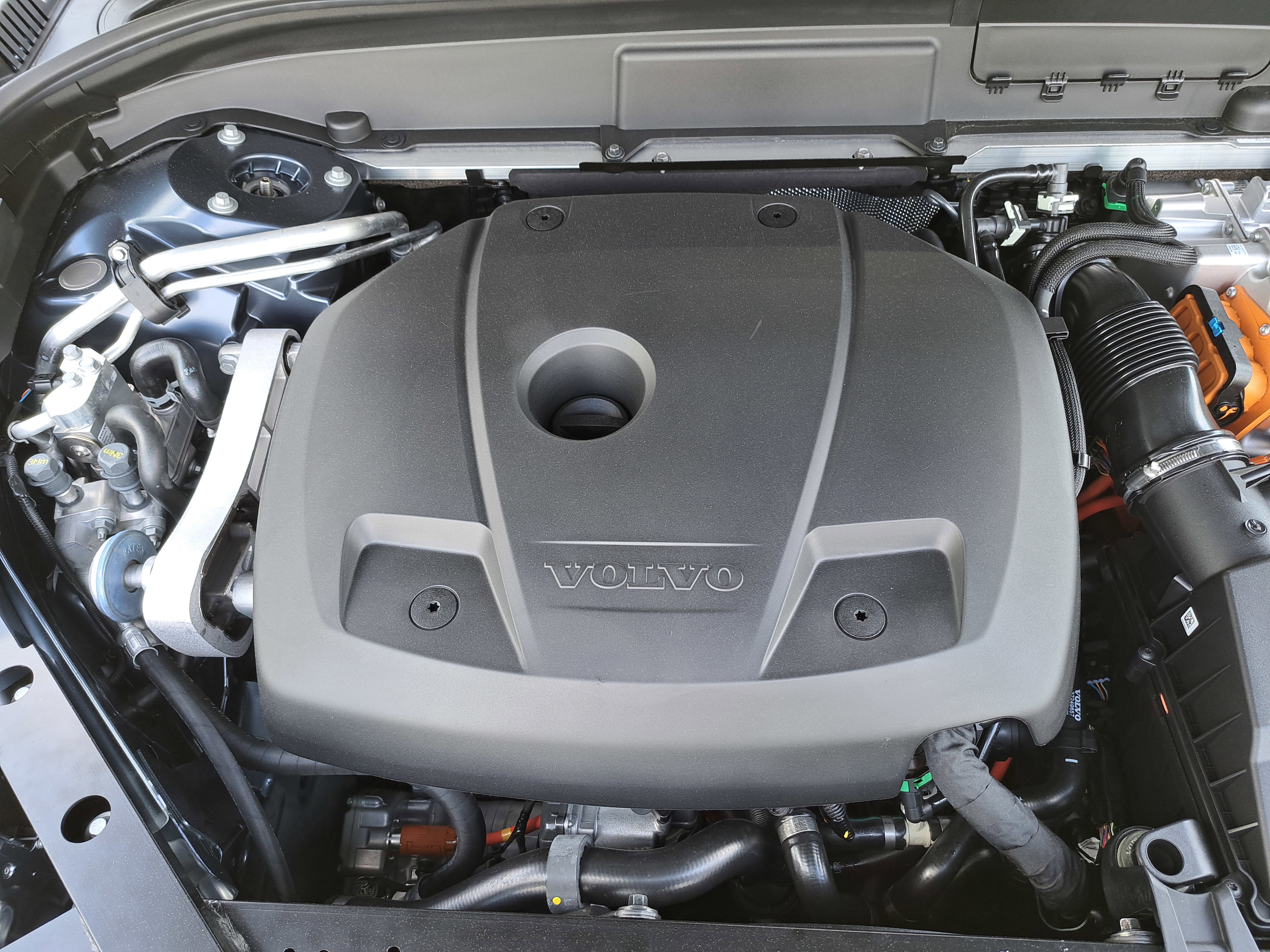 New 2025 Volvo XC60 T8 Plus w/ Protection Package Premier image 10