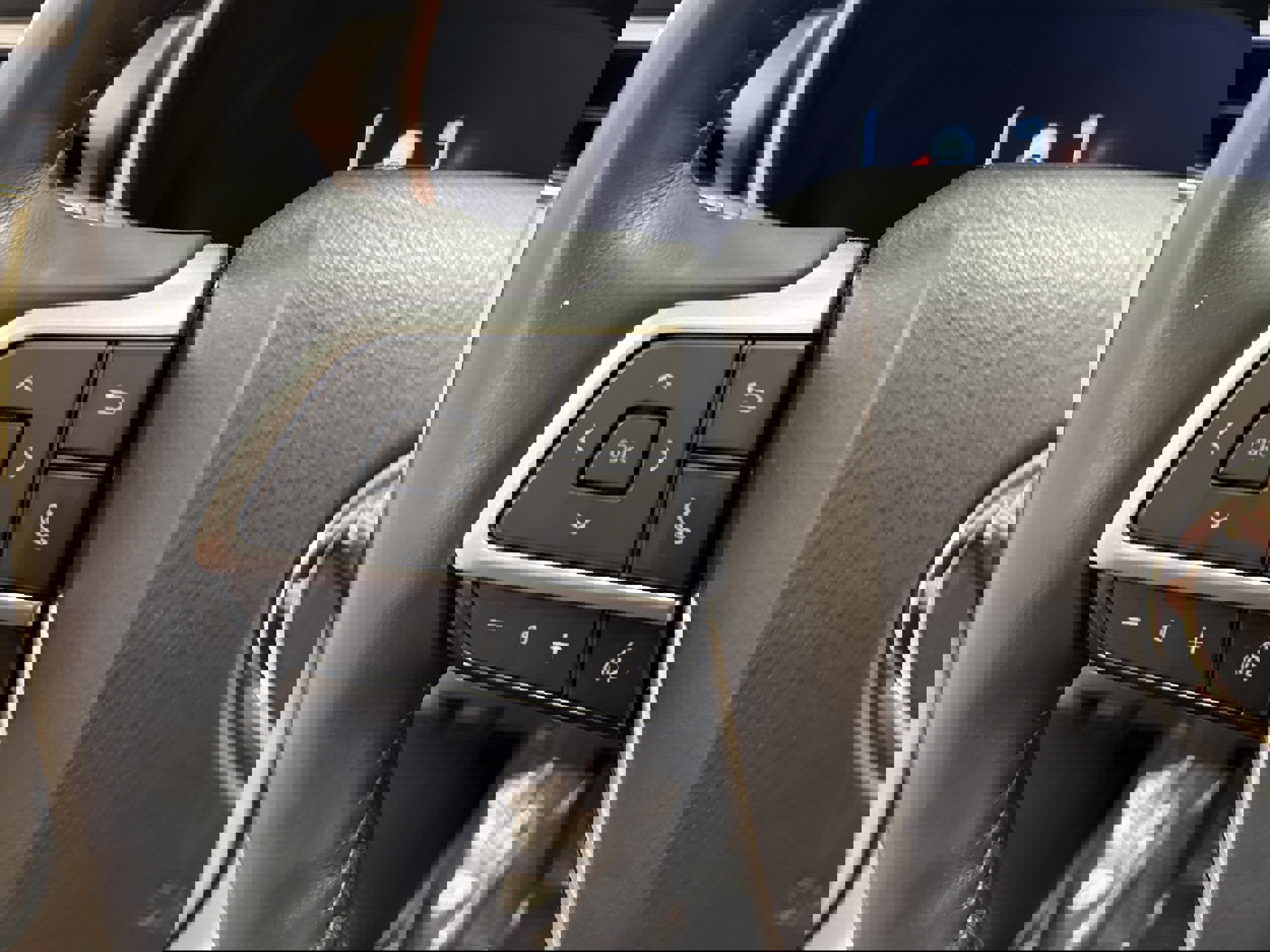 Used 2023 Toyota Highlander Limited image 38