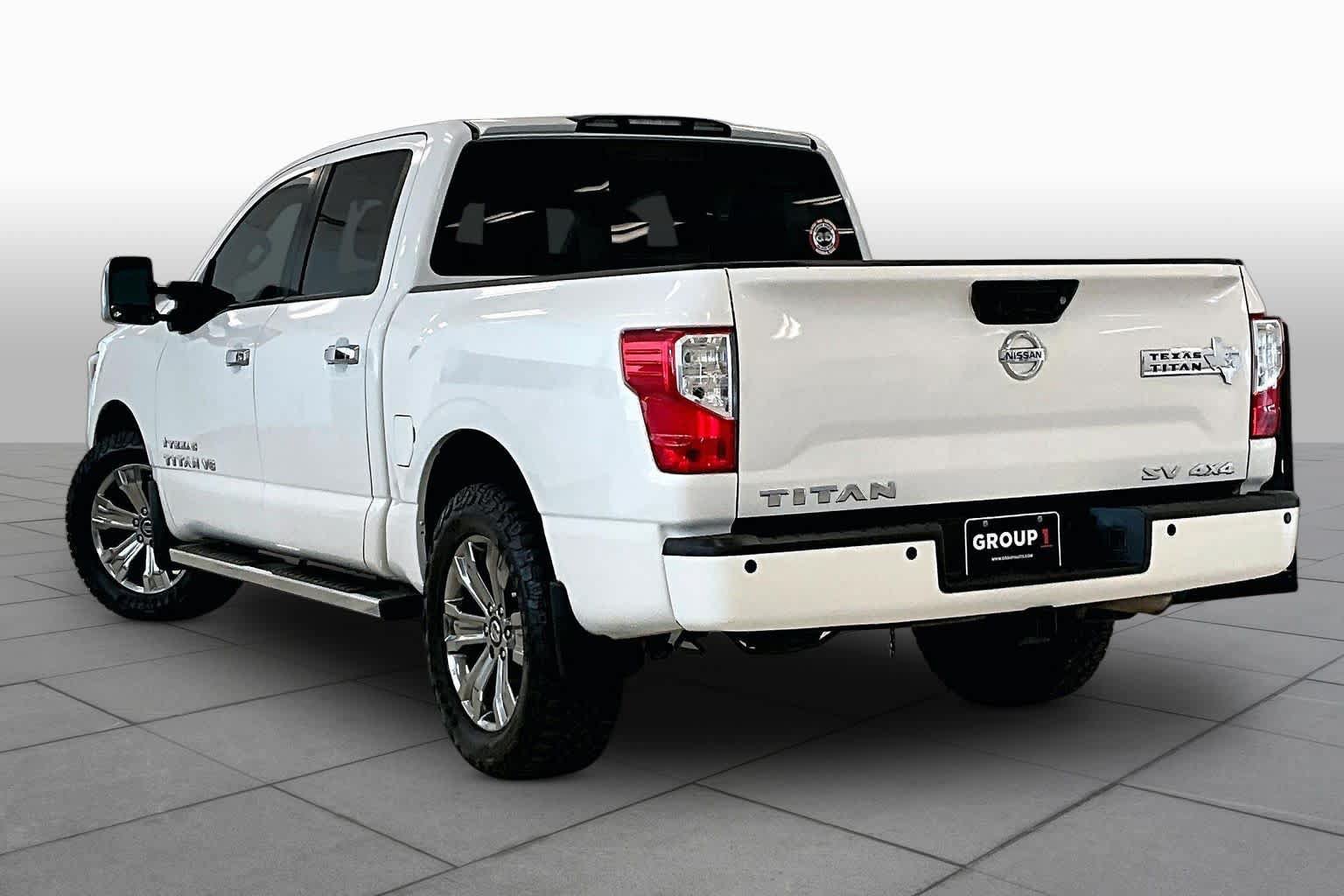 Used 2018 Nissan Titan SV w/ SV Convenience Package AWD/4WD image 11