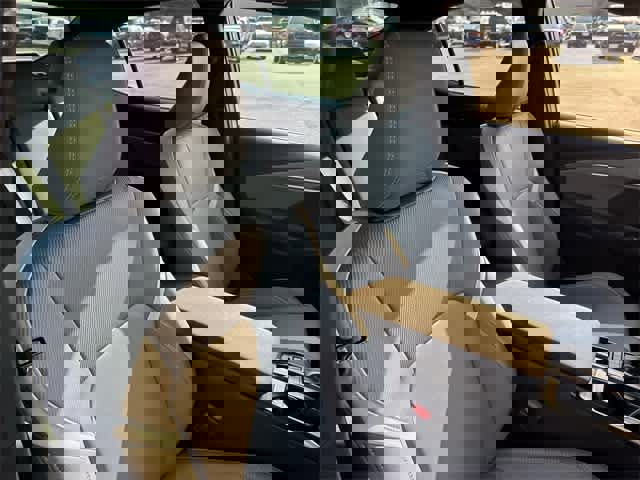 Used 2025 Toyota Camry SE image 16