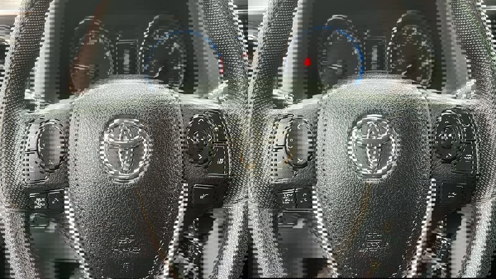 Used 2017 Toyota RAV4 LE image 11