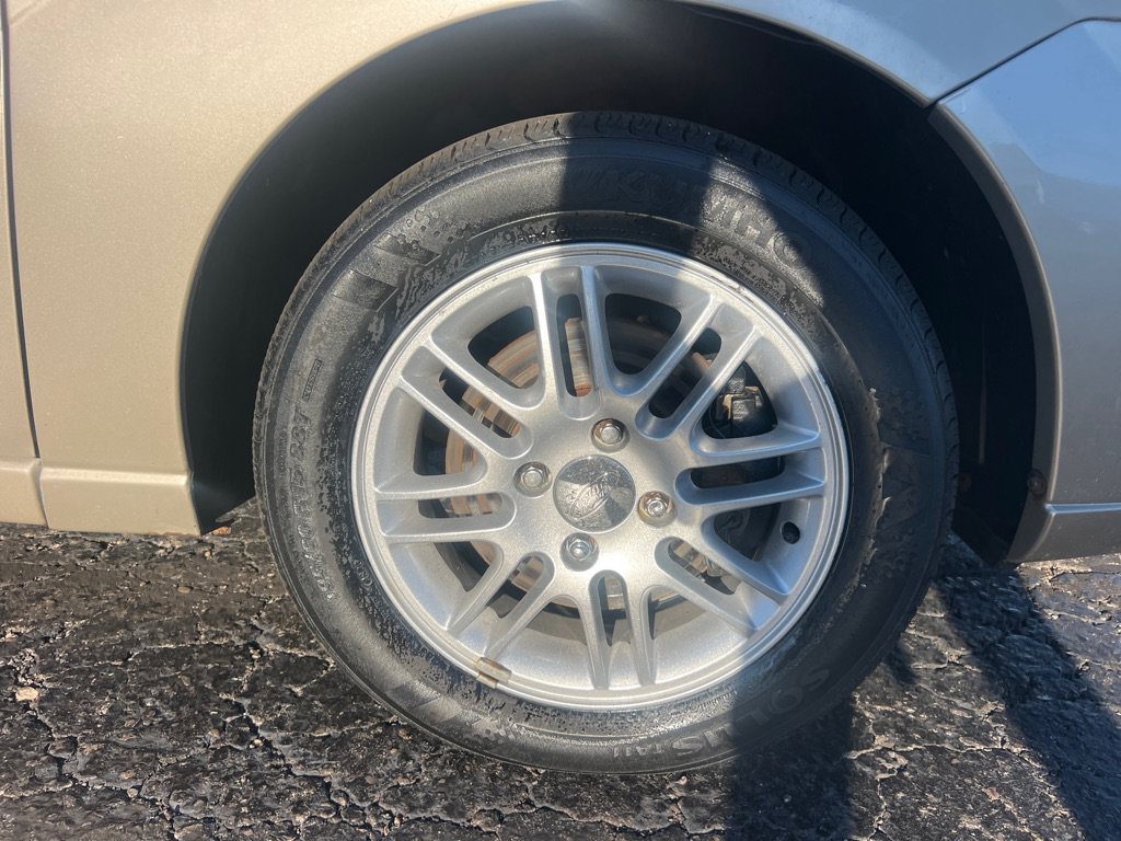 Used 2006 Ford Focus ZX4 Sedan FWD image 37