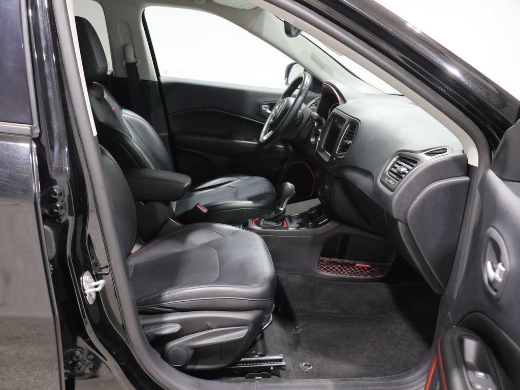 Used 2017 Jeep Compass Trailhawk w/ Leather Interior Group AWD/4WD image 22