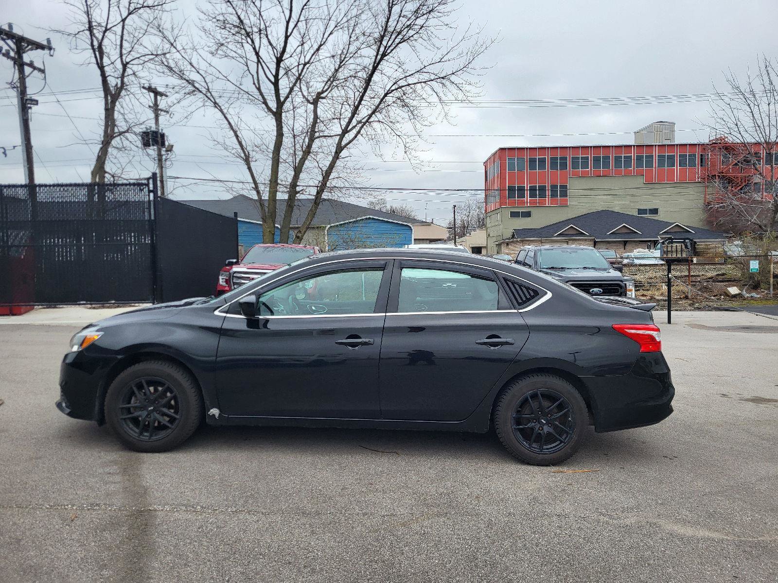 Used 2017 Nissan Sentra SV image 4