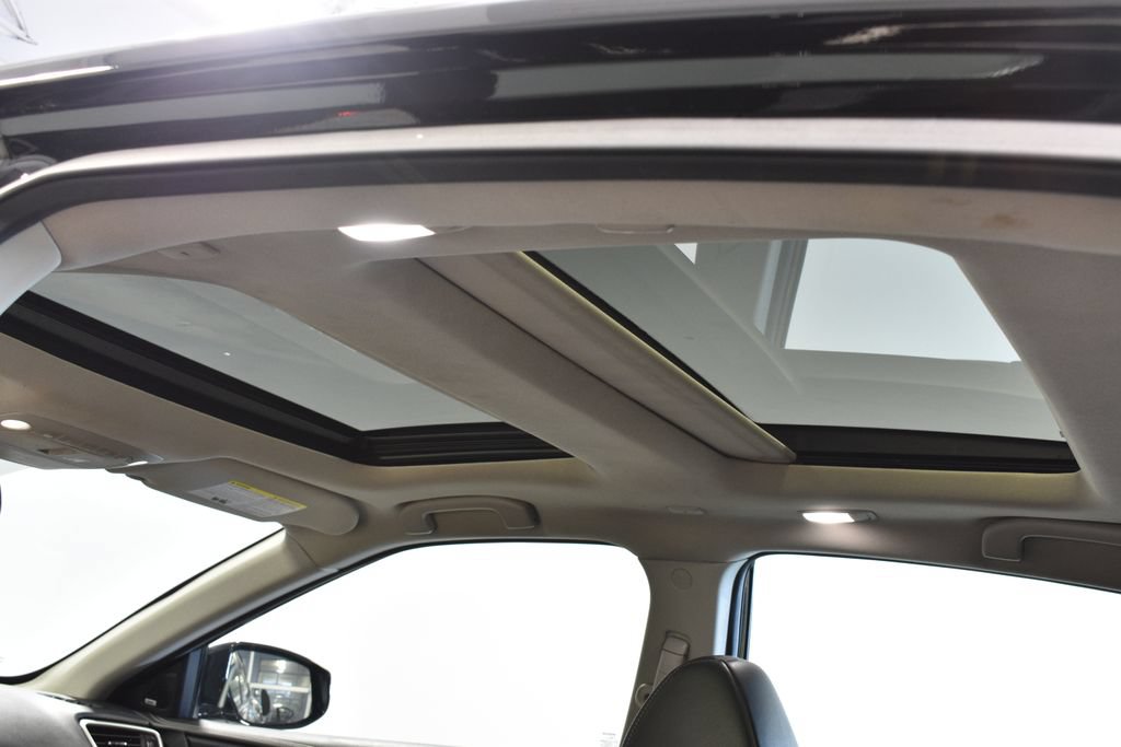 Used 2021 Nissan Maxima Platinum w/ Sport Mat Group FWD image 5