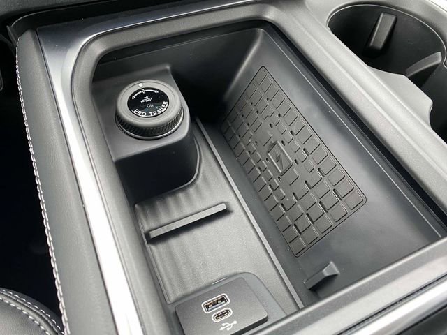 New 2025 Ford Expedition Max Platinum w/ Stealth Performance Package AWD/4WD image 18