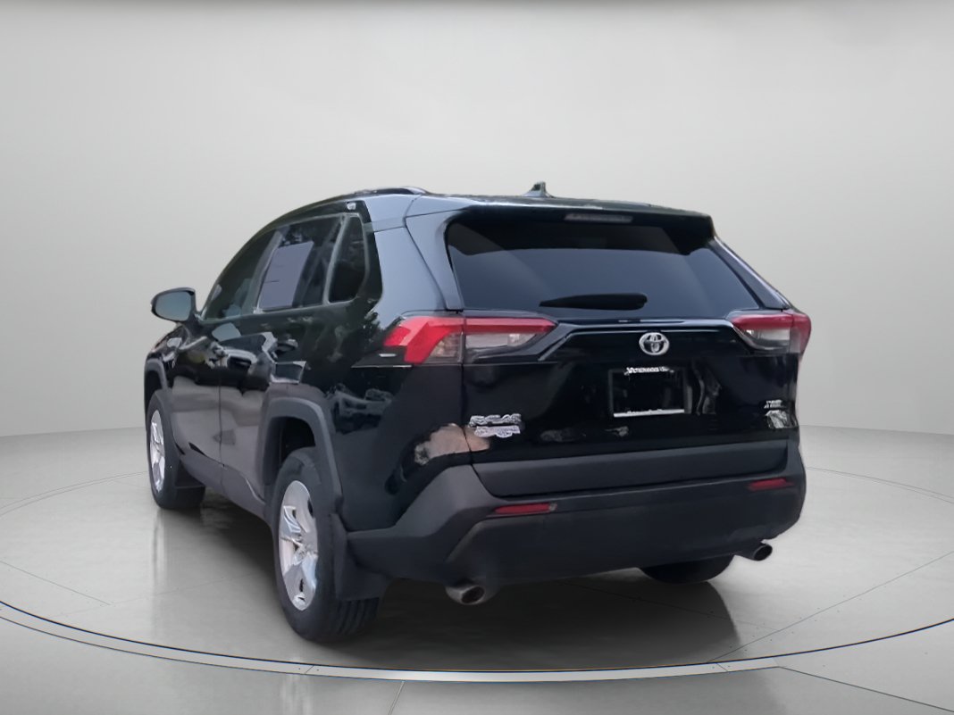 Used 2021 Toyota RAV4 XLE AWD/4WD image 23