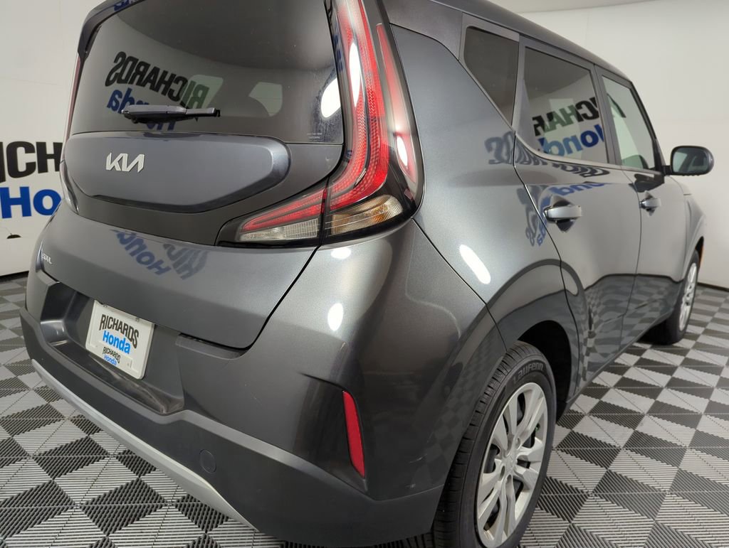 Used 2023 Kia Soul LX image 5
