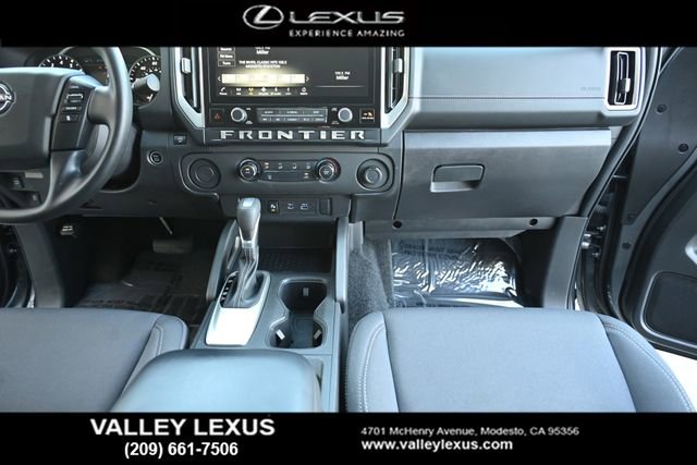 Used 2025 Nissan Frontier SV image 7
