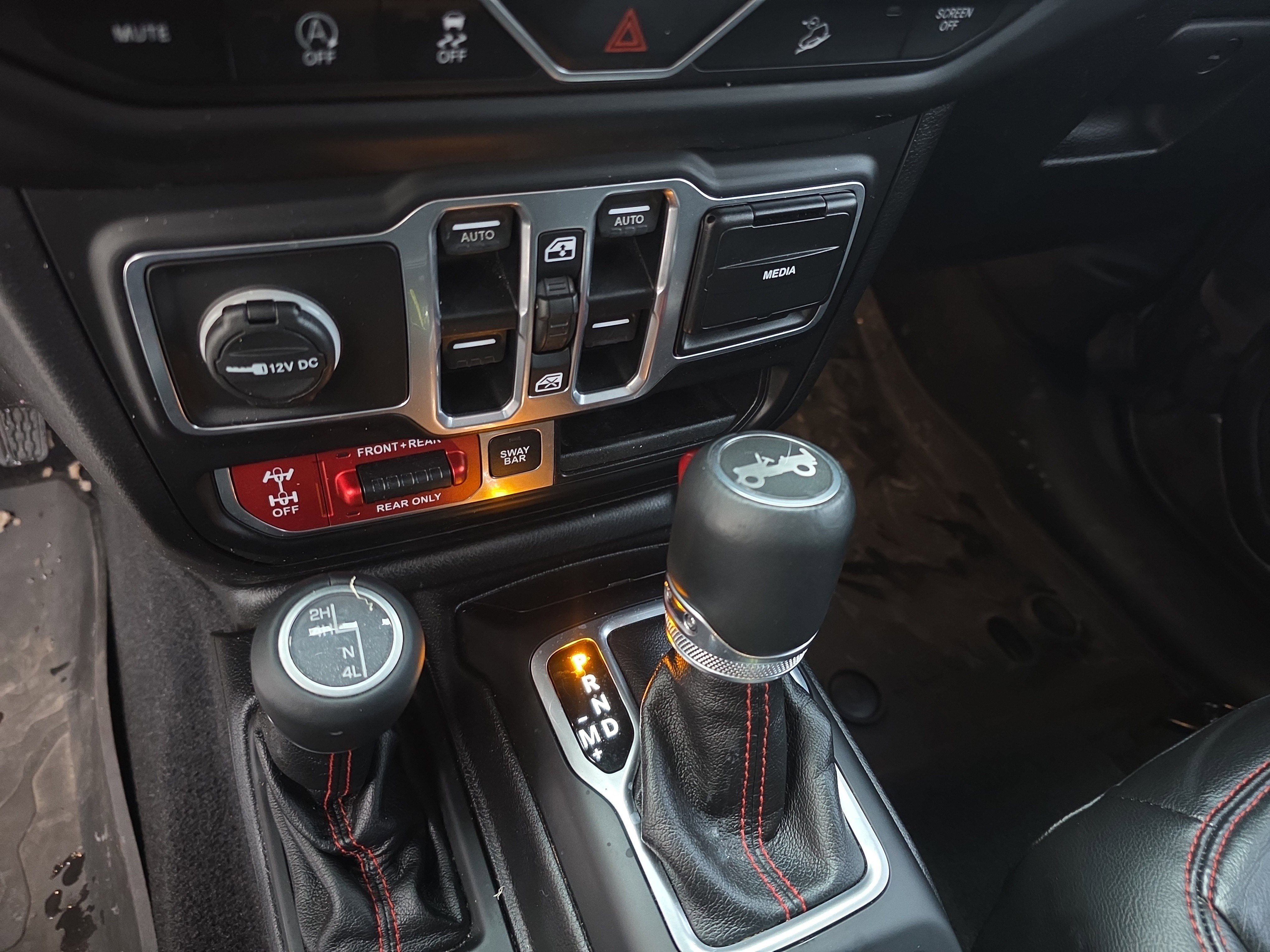 Used 2018 Jeep Wrangler Unlimited Rubicon image 26