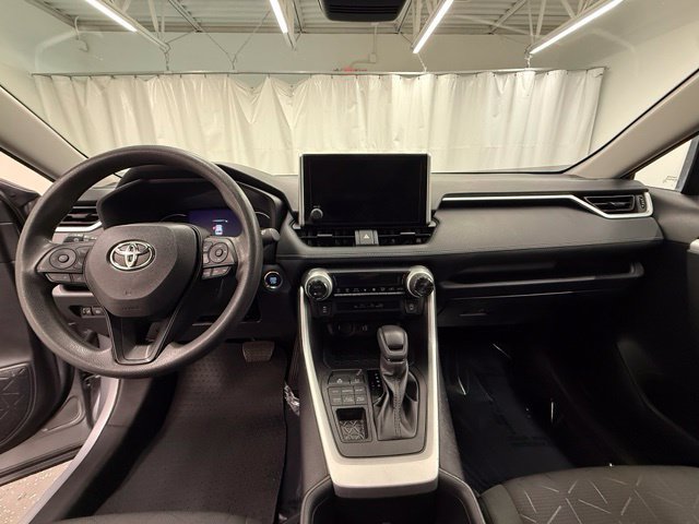 Used 2024 Toyota RAV4 XLE AWD/4WD image 18