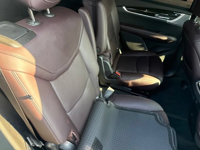 Used 2023 Cadillac XT6 Premium Luxury w/ Technology Package FWD image 23