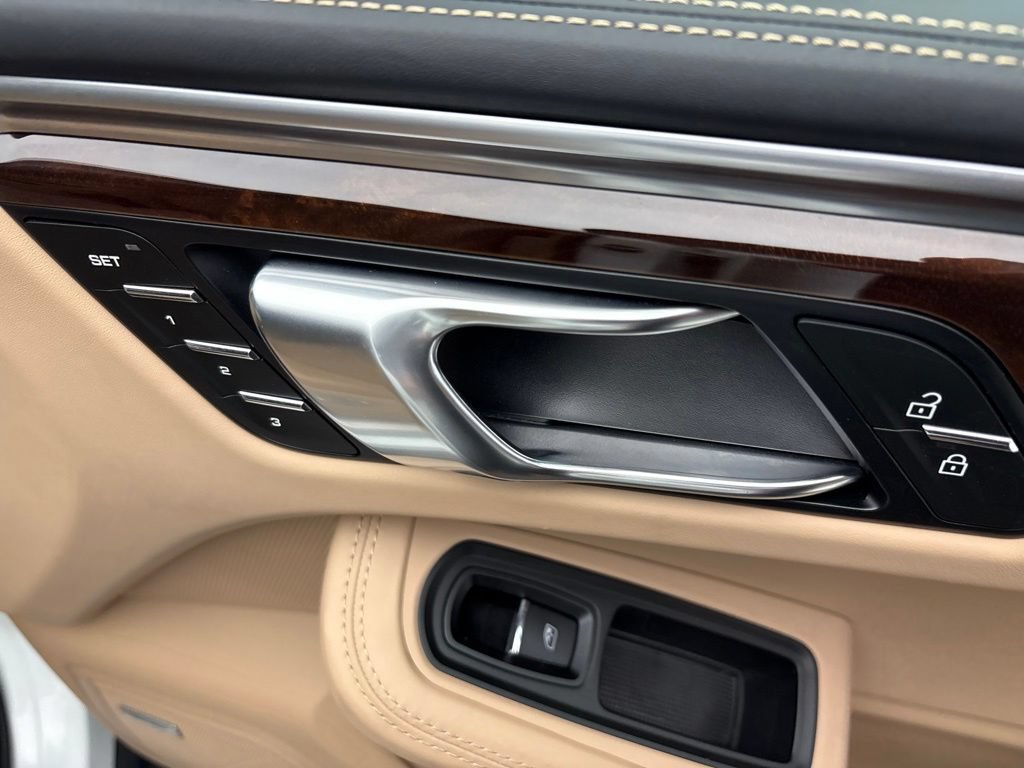 Certified 2023 Porsche Macan S AWD/4WD image 24