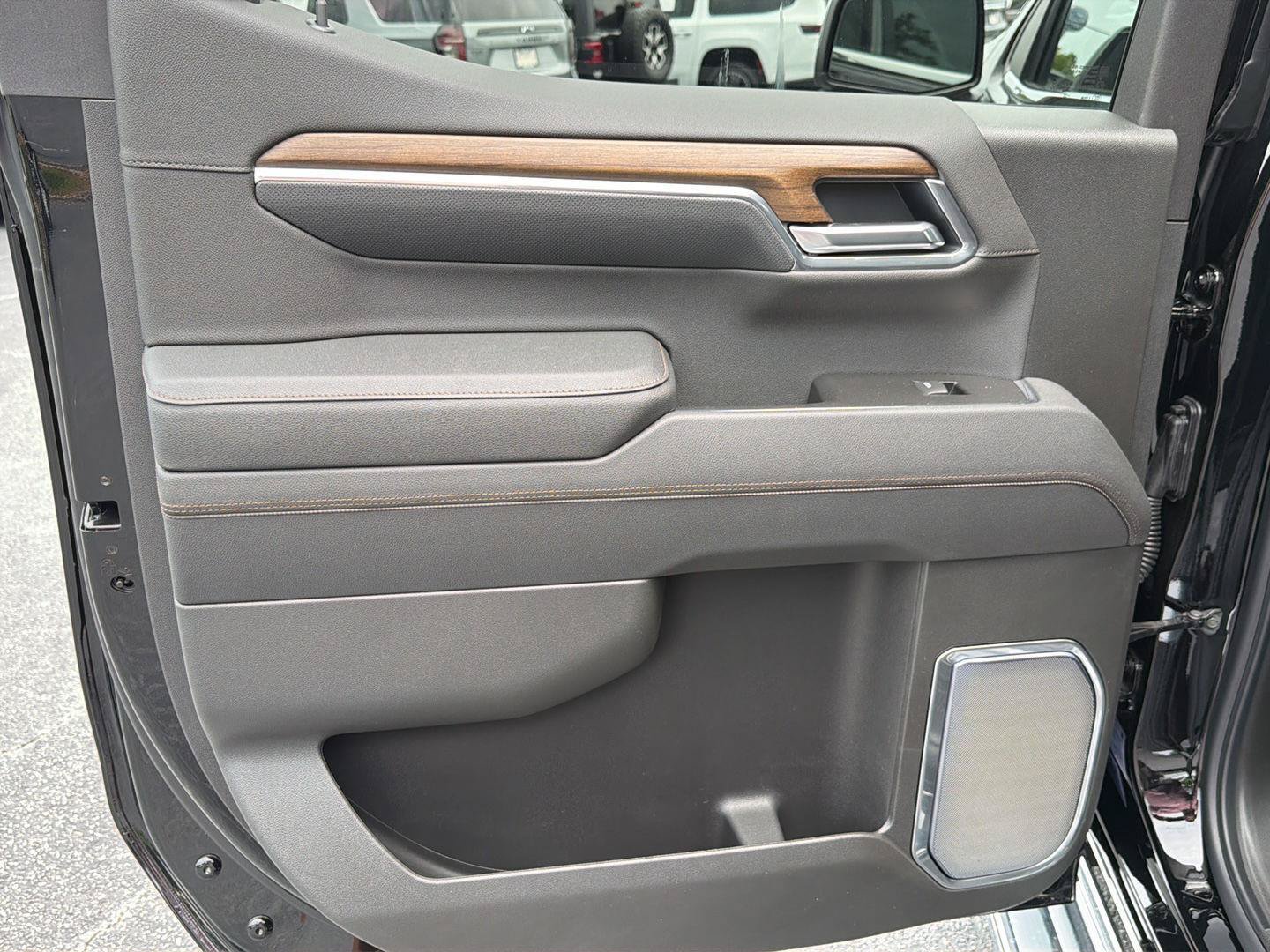 New 2026 Chevrolet Silverado 1500 High Country w/ High Country Premium Package AWD/4WD image 18