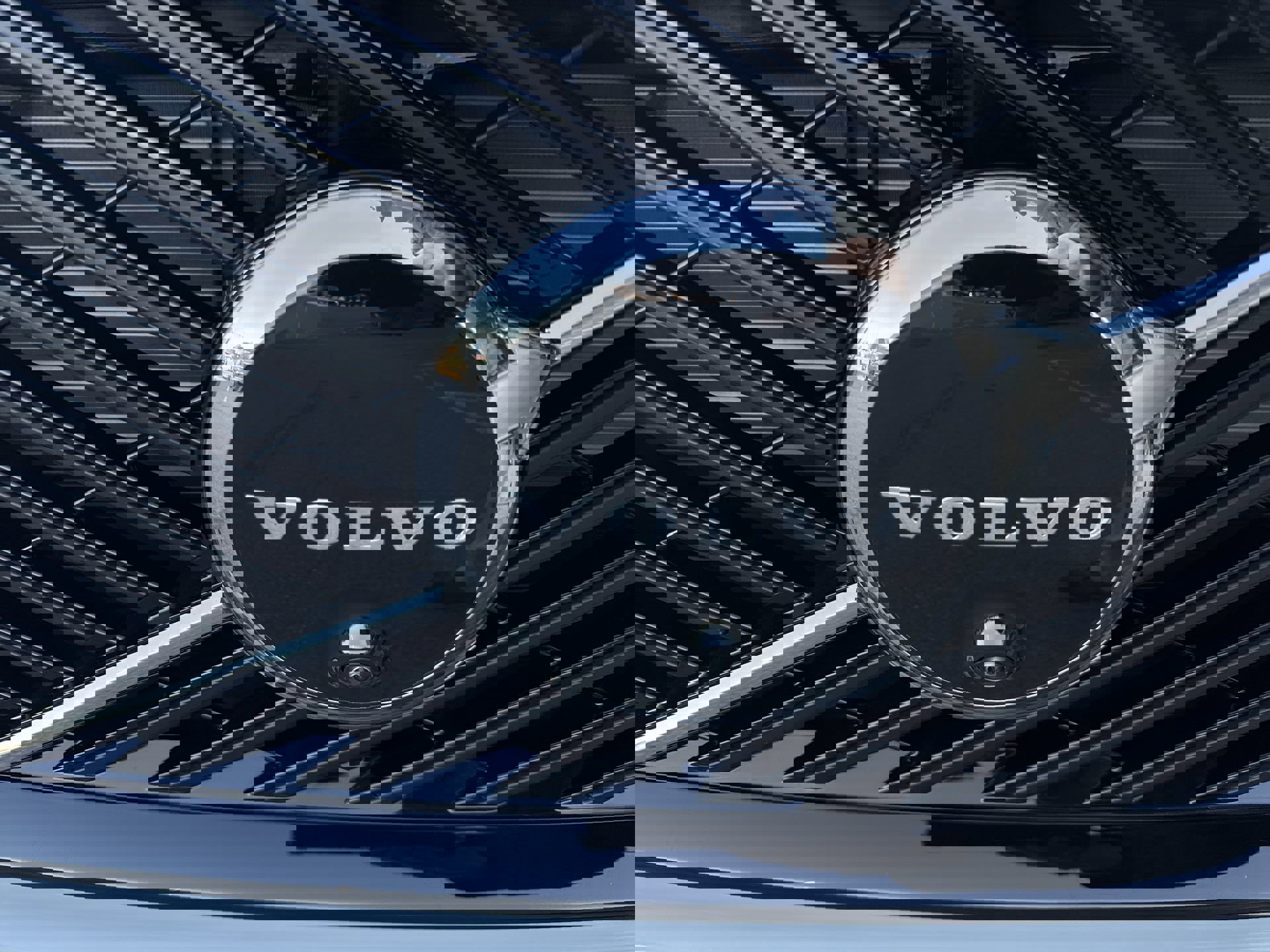 New 2026 Volvo XC60 T8 Ultra w/ Protection Package Premier image 32