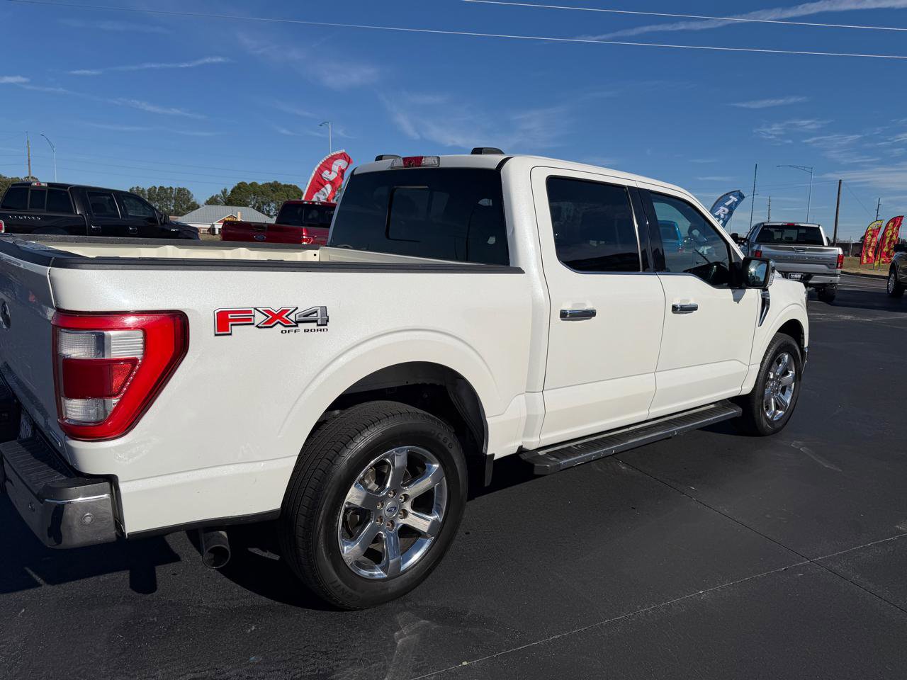 Used 2021 Ford F150 Lariat w/ Equipment Group 502A High AWD/4WD image 3