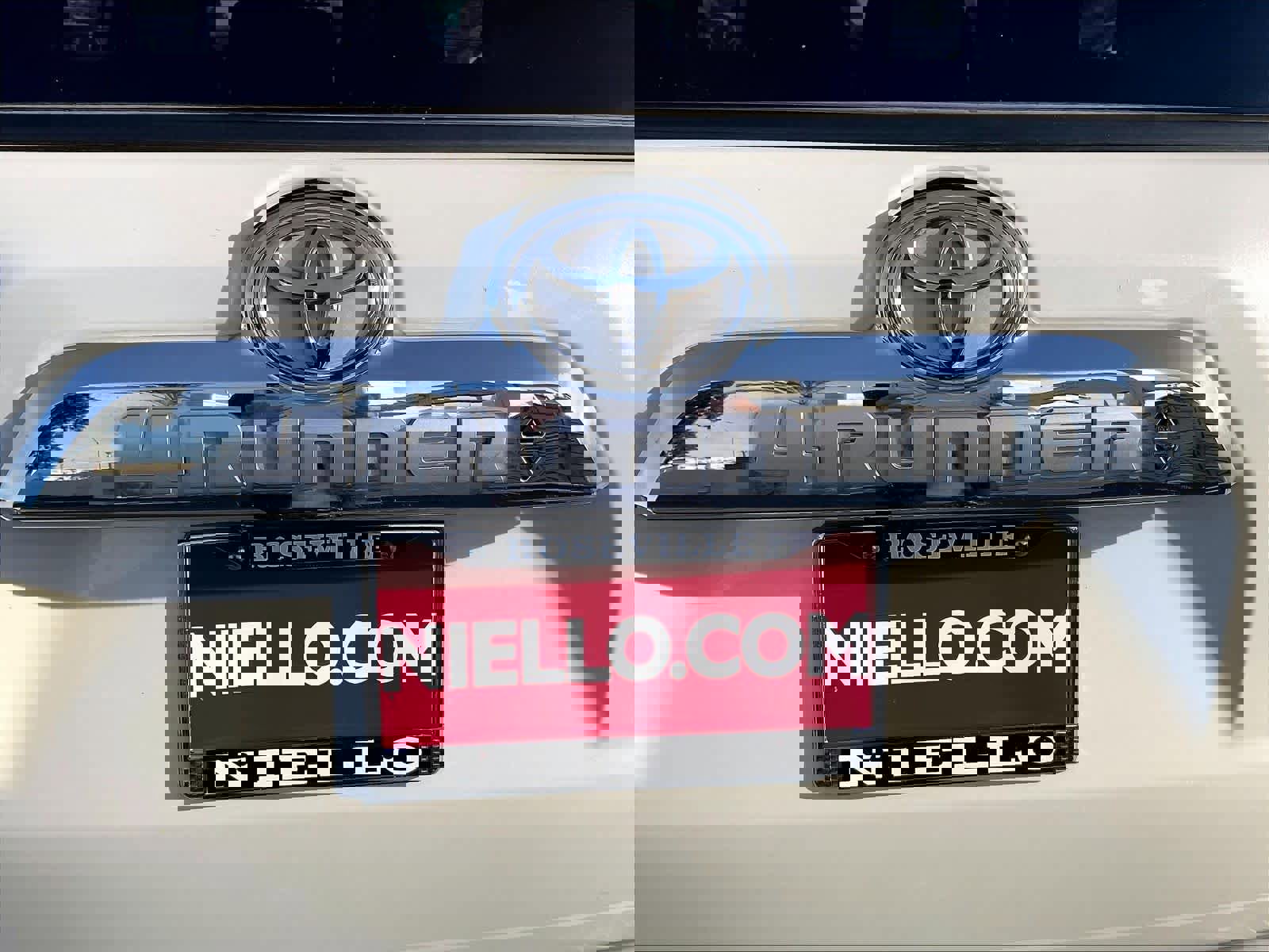 Used 2020 Toyota 4Runner Limited image 10