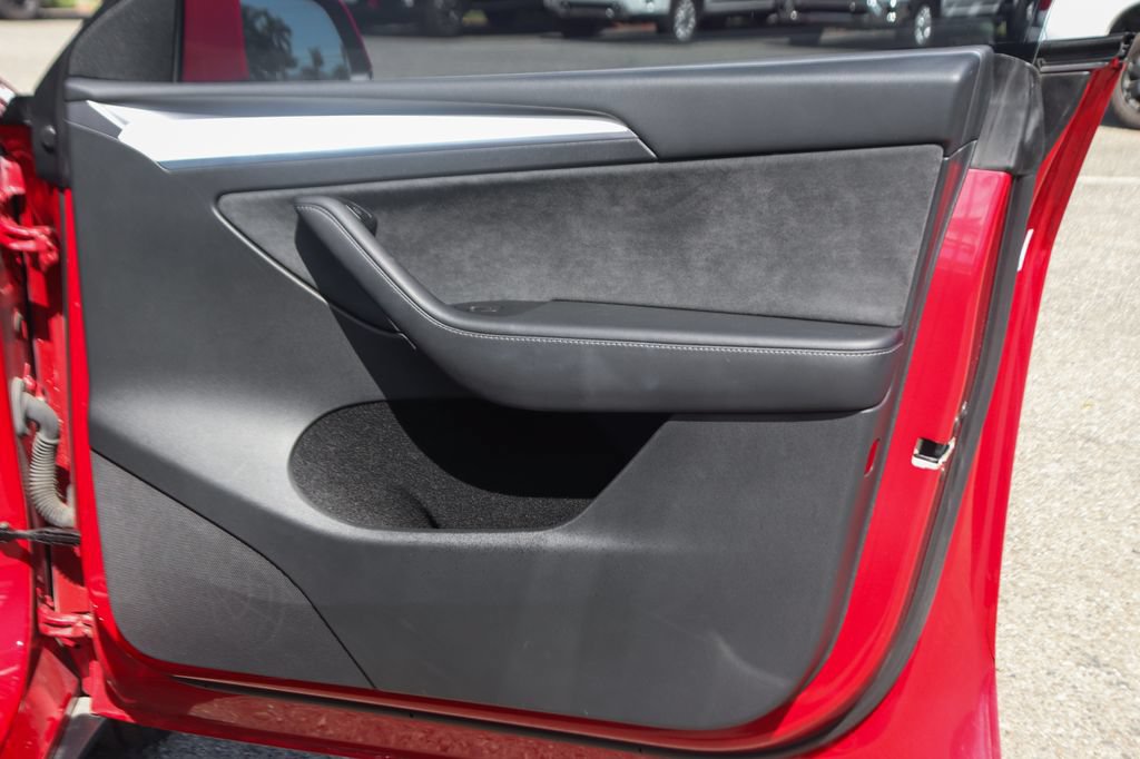 Used 2023 Tesla Model Y Long Range AWD/4WD image 43